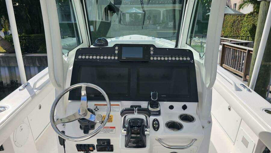 2021 Everglades 273CC