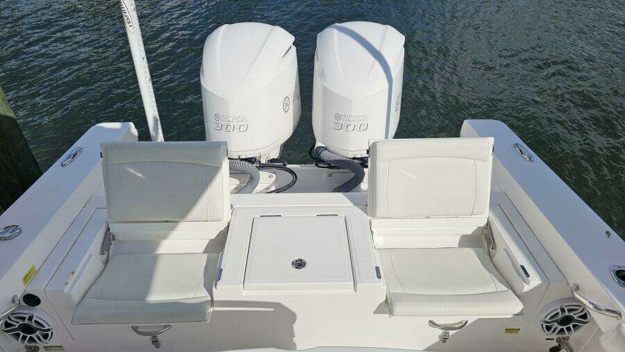 2021 Everglades 273CC