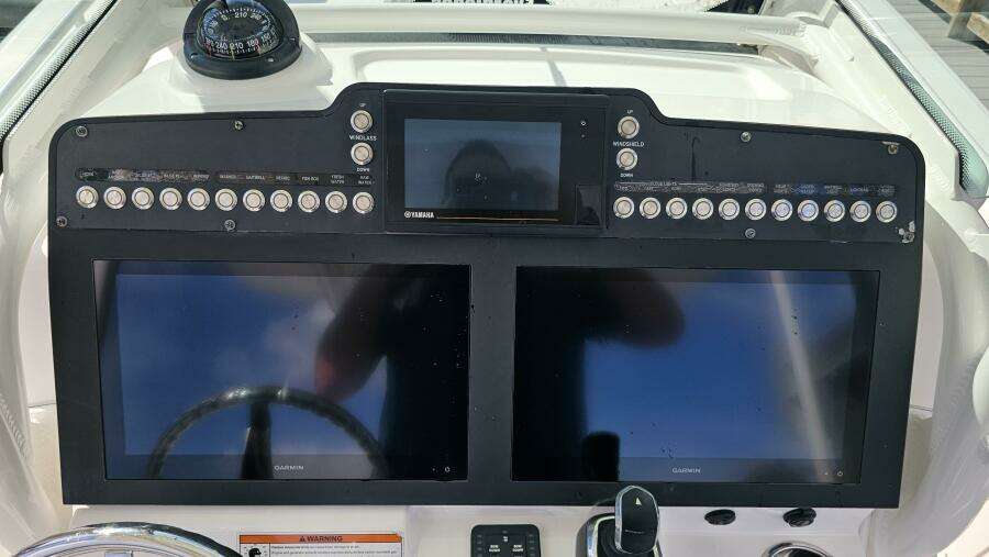 2021 Everglades 273CC