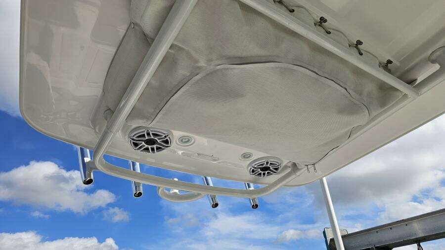 2021 Everglades 273CC