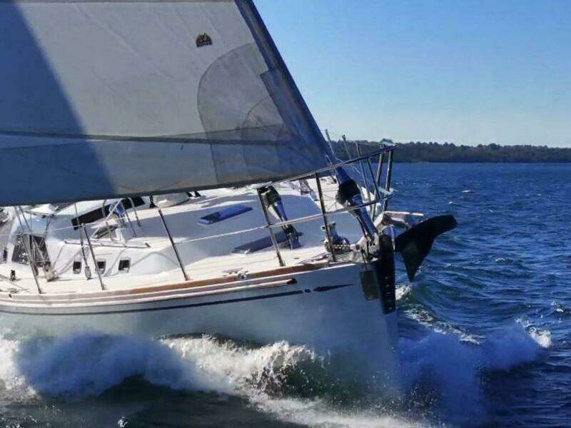 2011 Hylas 70
