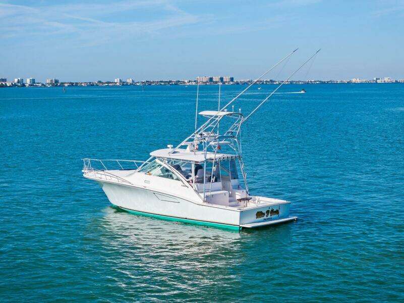 2005 40 Cabo Express - Miss B Halvin