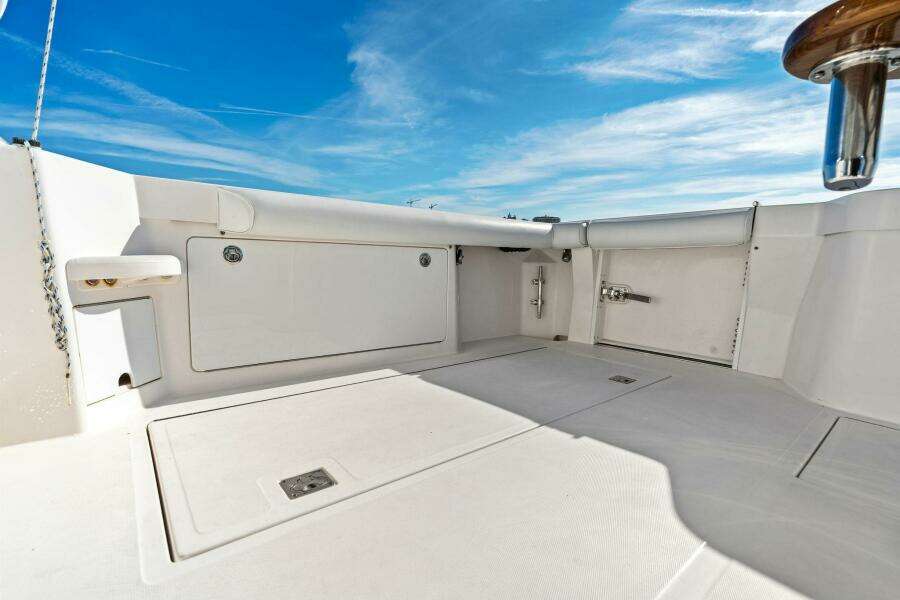 2005 40 Cabo Express - Miss B Halvin