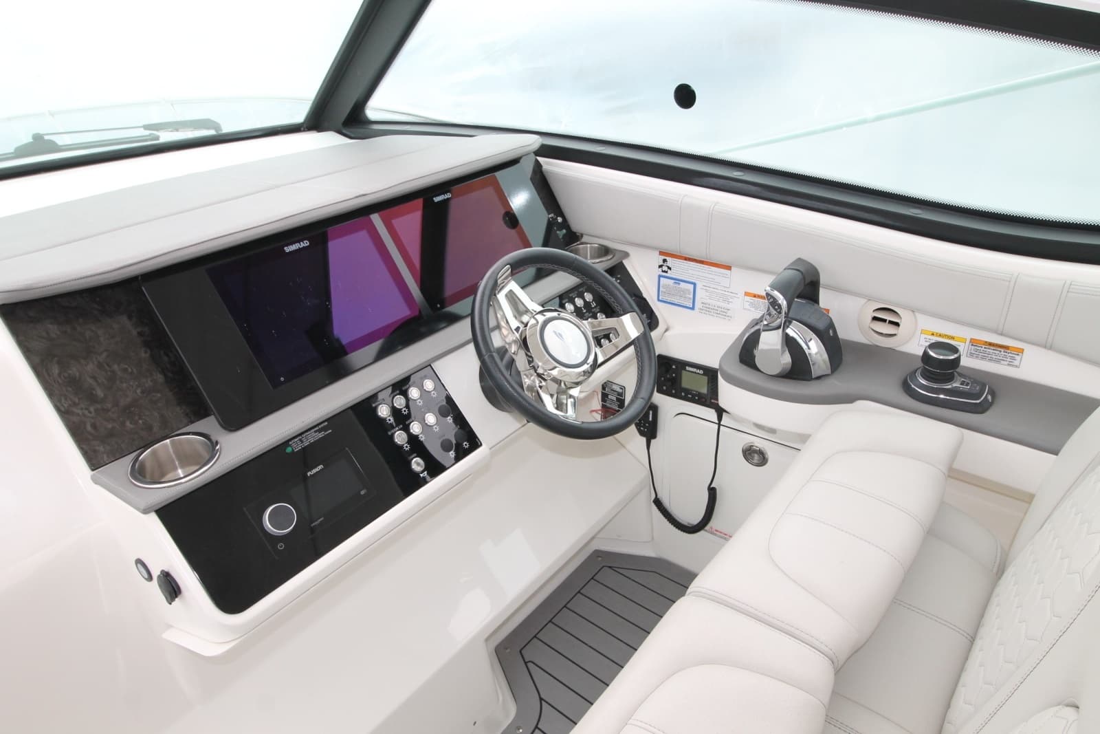 2020 Sea Ray Sundancer 320