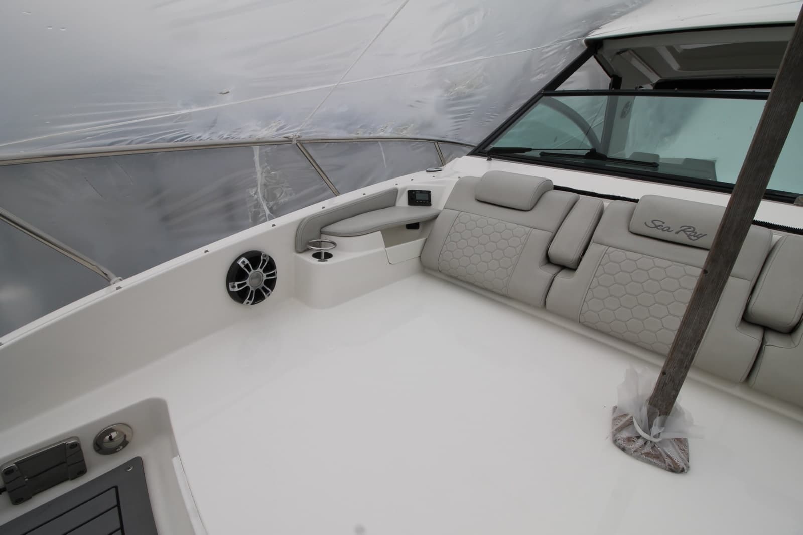 2020 Sea Ray Sundancer 320