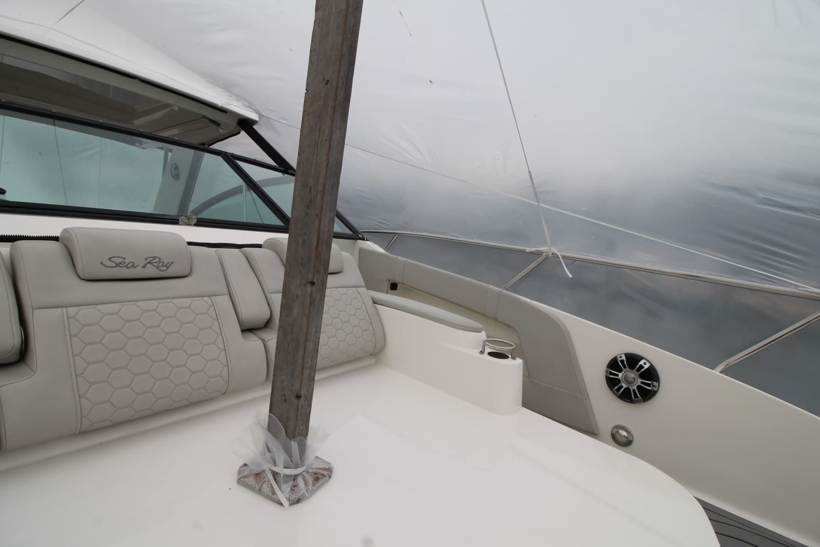 2020 Sea Ray Sundancer 320