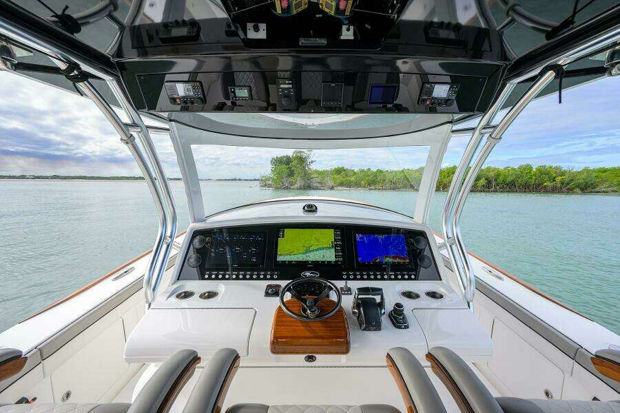 Valhalla 46 - Helm Station