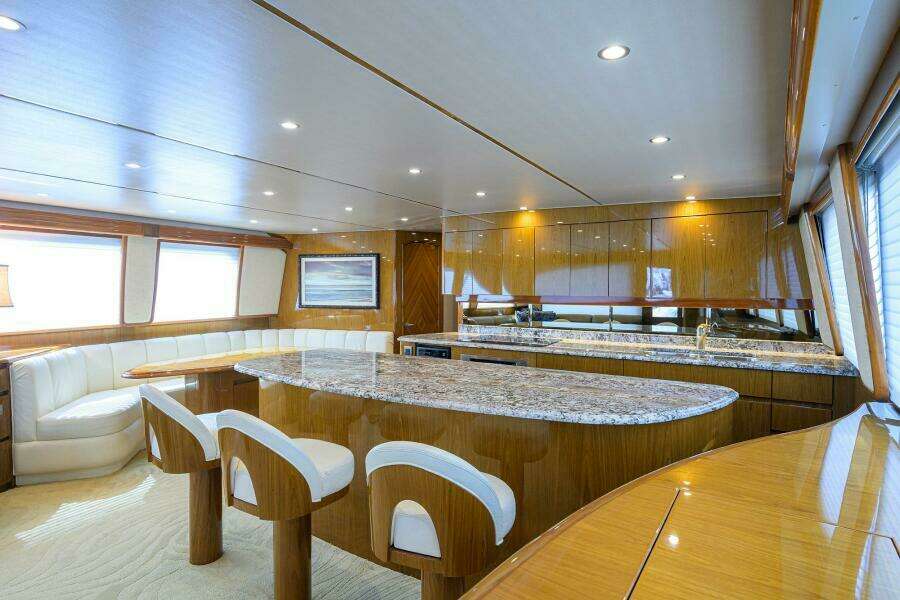 Viking 82 BLU FROG - Galley