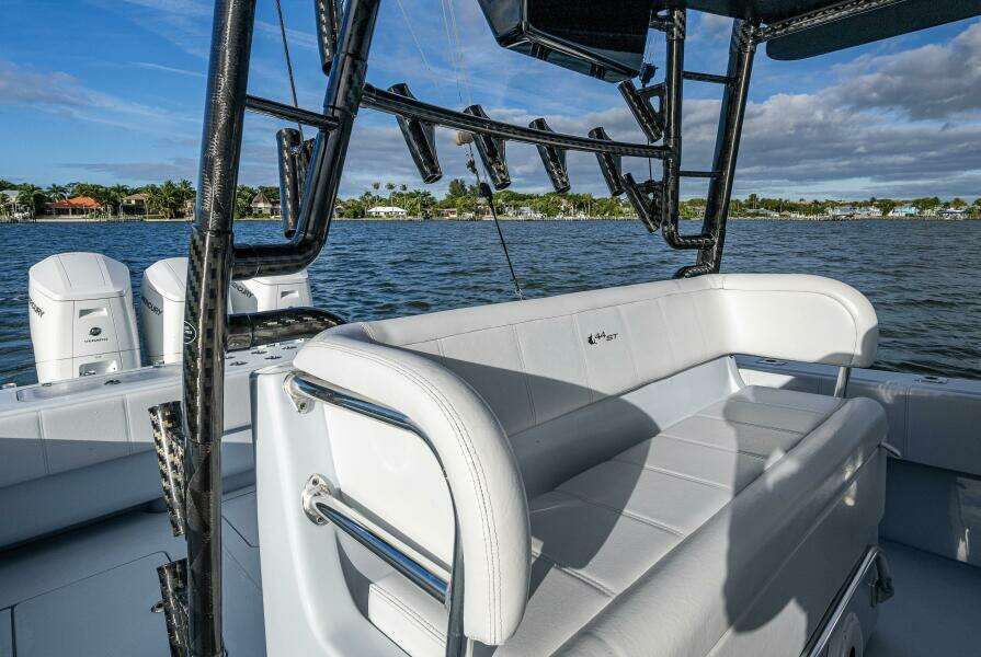 2024 Contender 44 ST