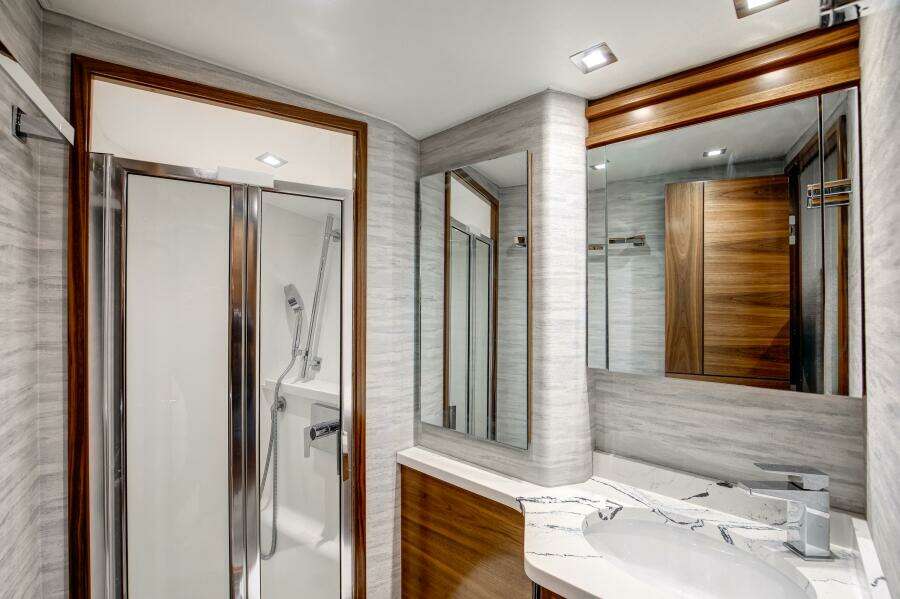 2024 Viking 68 Convertible