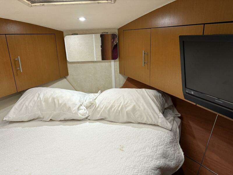 2001 Ocean Yachts 40 Express Bridge