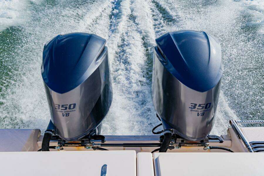 2013 Grady-White 335 Freedom