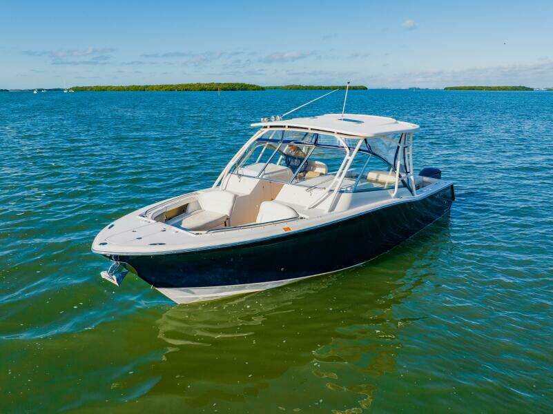 2013 Grady-White 335 Freedom