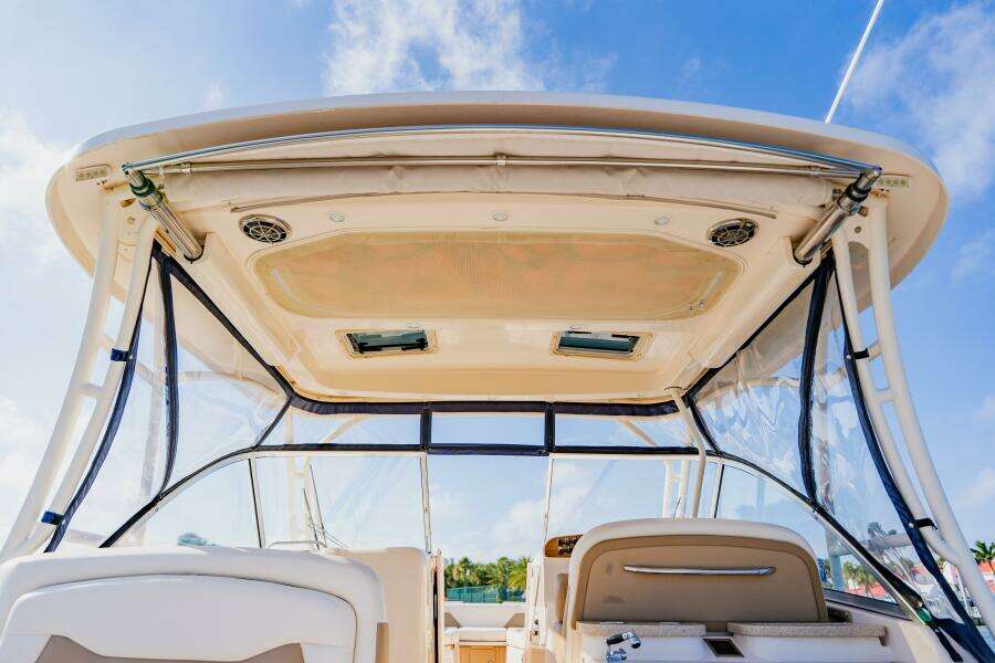 2013 Grady-White 335 Freedom