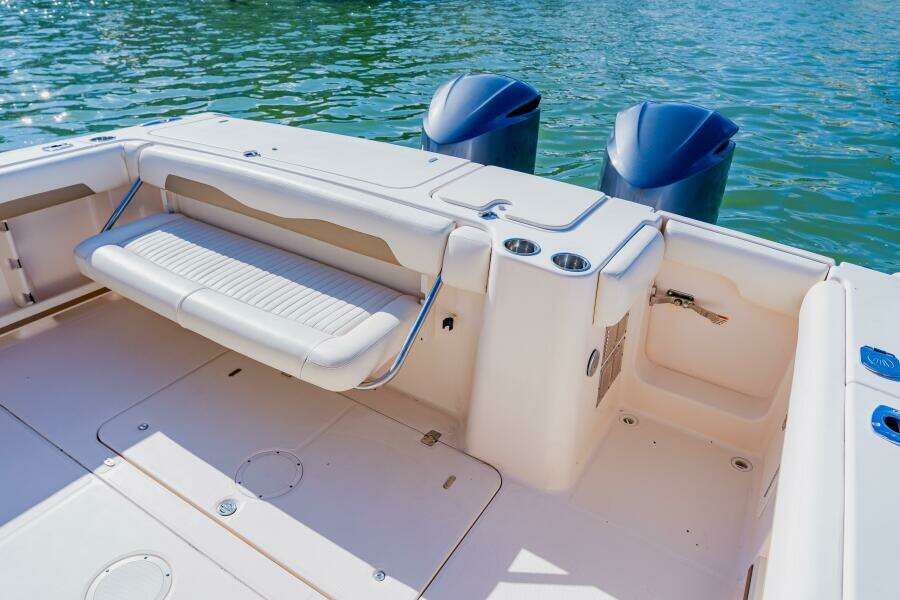 2013 Grady-White 335 Freedom