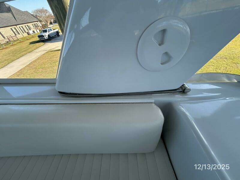 60' Jefferson flybridge Radar arch hinge