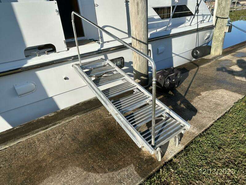 60' Jefferson Marquipt gangway