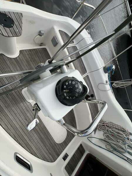 2007 Delphia 33 Sloop