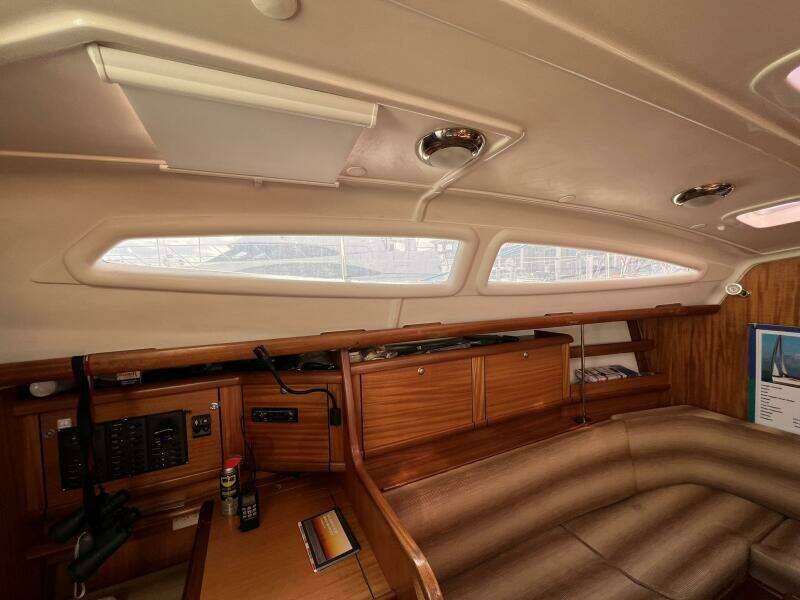 2007 Delphia 33 Sloop