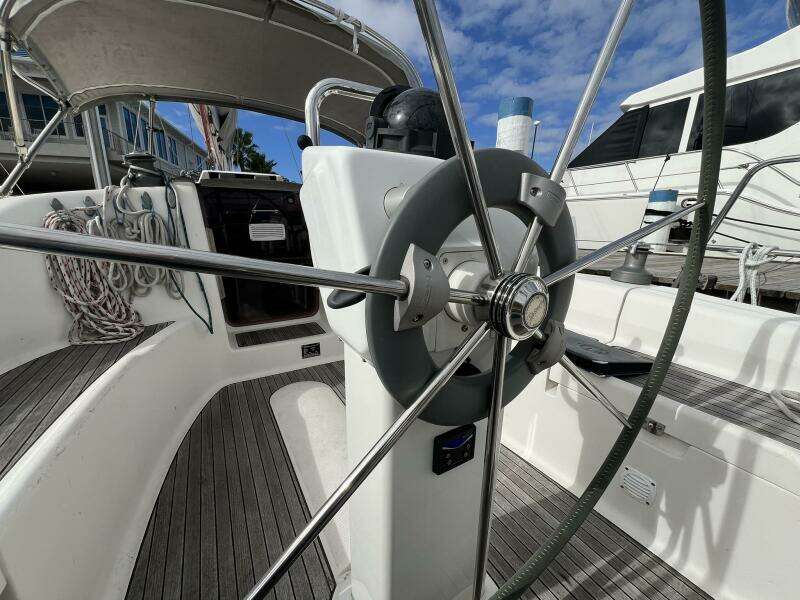 2007 Delphia 33 Sloop