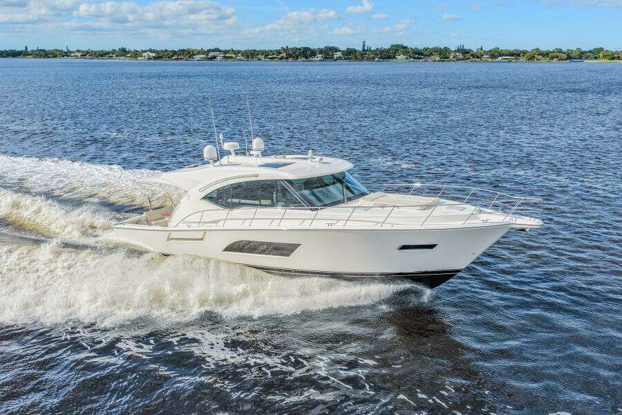 2015 Riviera 565 SUV