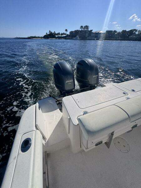 2014 Robalo R265