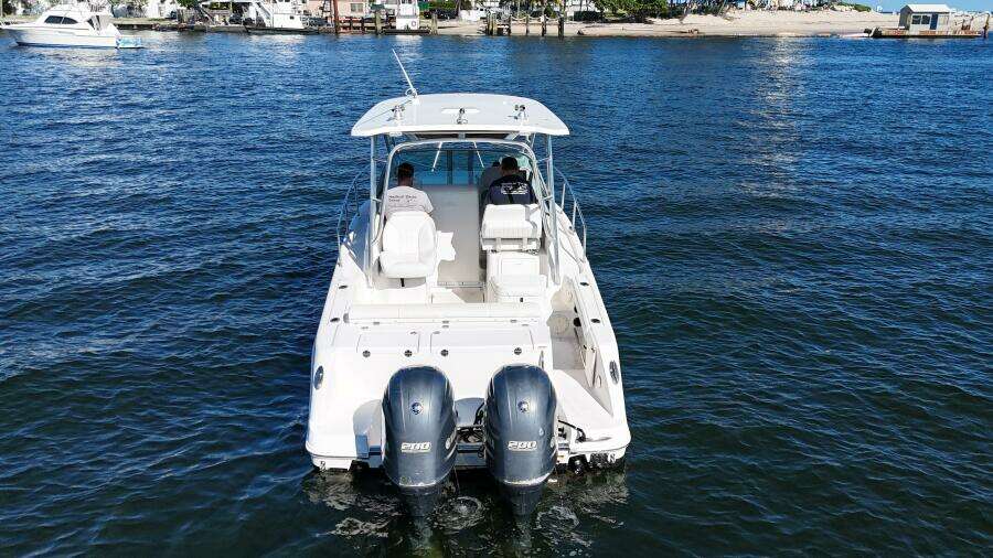 2014 Robalo R265