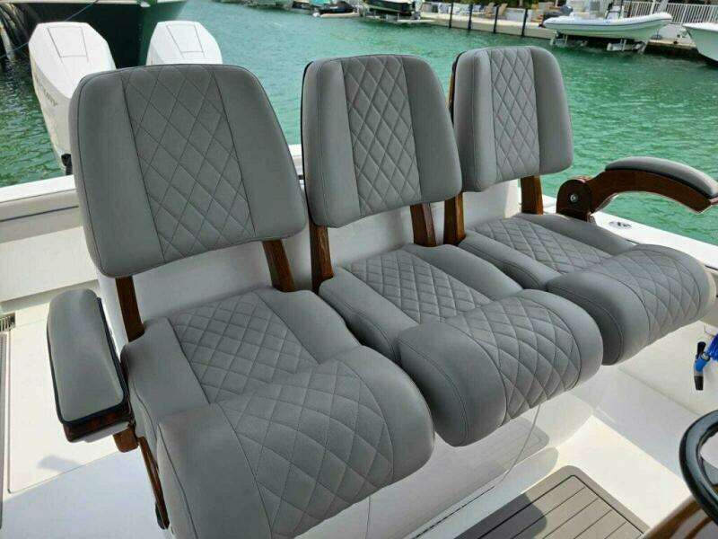 Valhalla 33 JUST ONE MORE - Exterior Helm Seating 