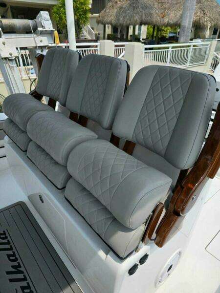 Valhalla 33 JUST ONE MORE - Exterior Helm Seating 