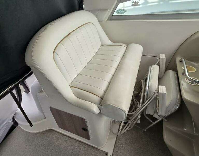 1998 Sea Ray 330 Express