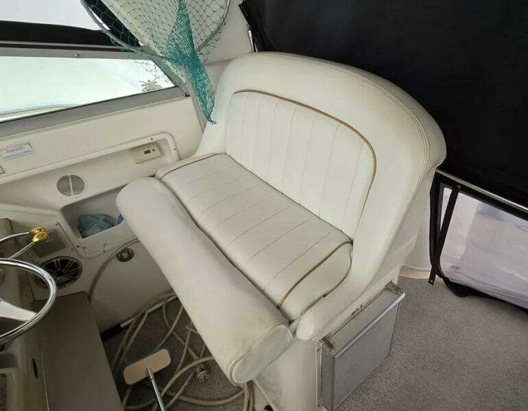 1998 Sea Ray 330 Express
