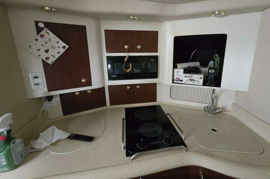 1998 Sea Ray 330 Express