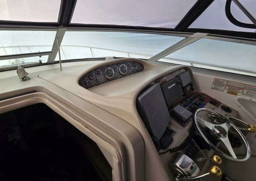 1998 Sea Ray 330 Express