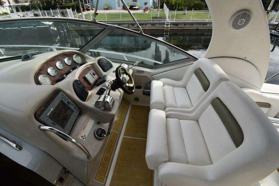 2006 Sea Ray 320 Sundancer