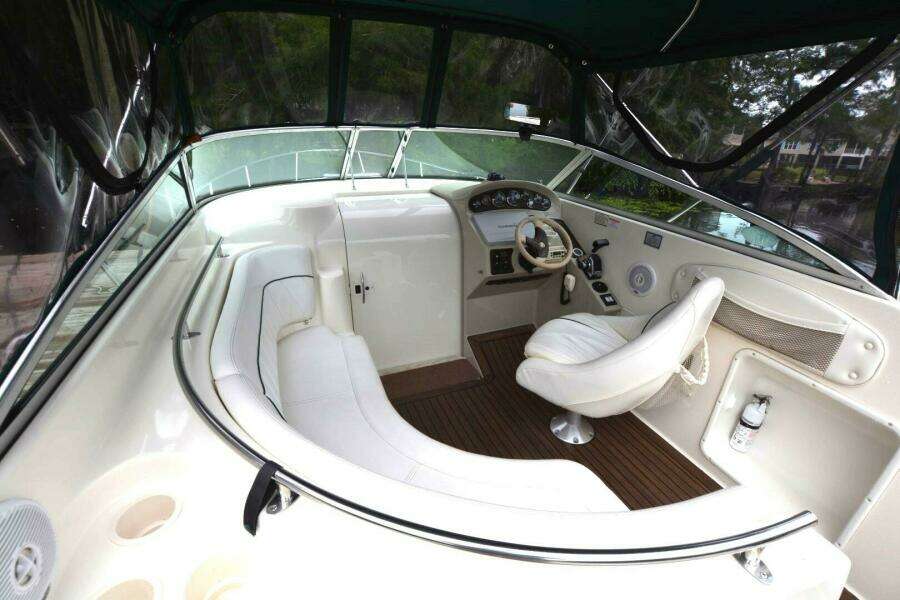 1999 Rinker Fiesta Vee 270