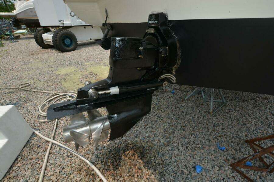 1999 Rinker Fiesta Vee 270