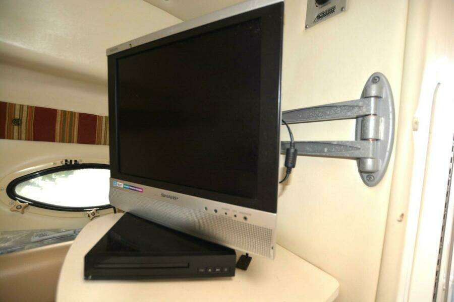 1999 Rinker Fiesta Vee 270