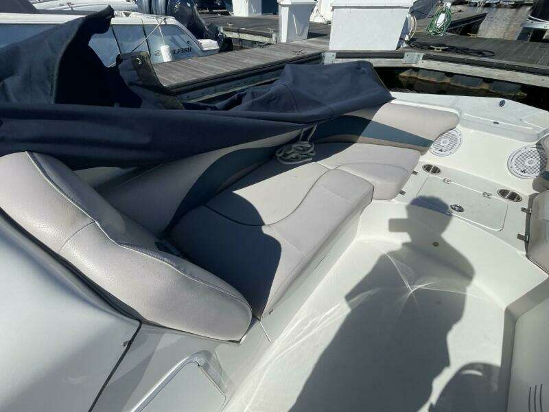 2917 Hurricane SunDeck Sport 202 OB