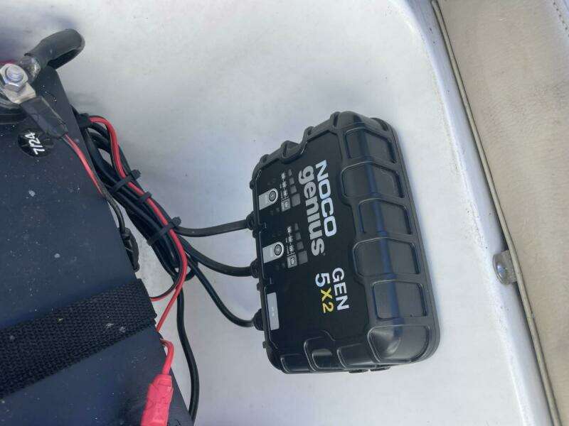 2917 Hurricane SunDeck Sport 202 OB