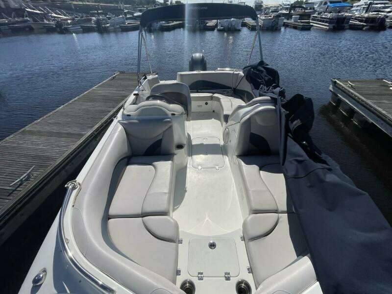 2917 Hurricane SunDeck Sport 202 OB