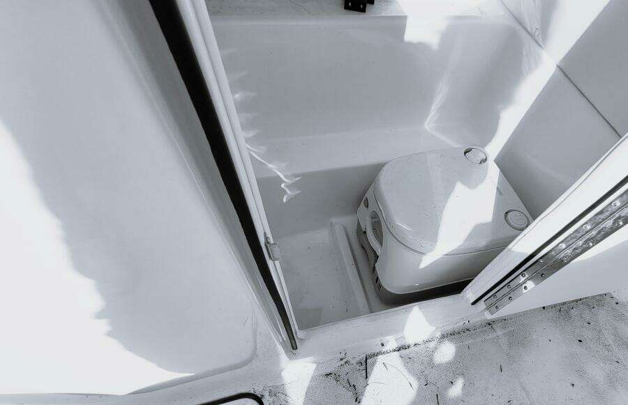 2023 Bayliner VR6 OB