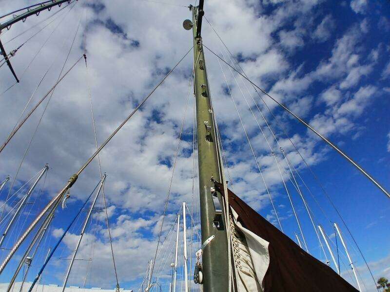 1976 Islander Freeport