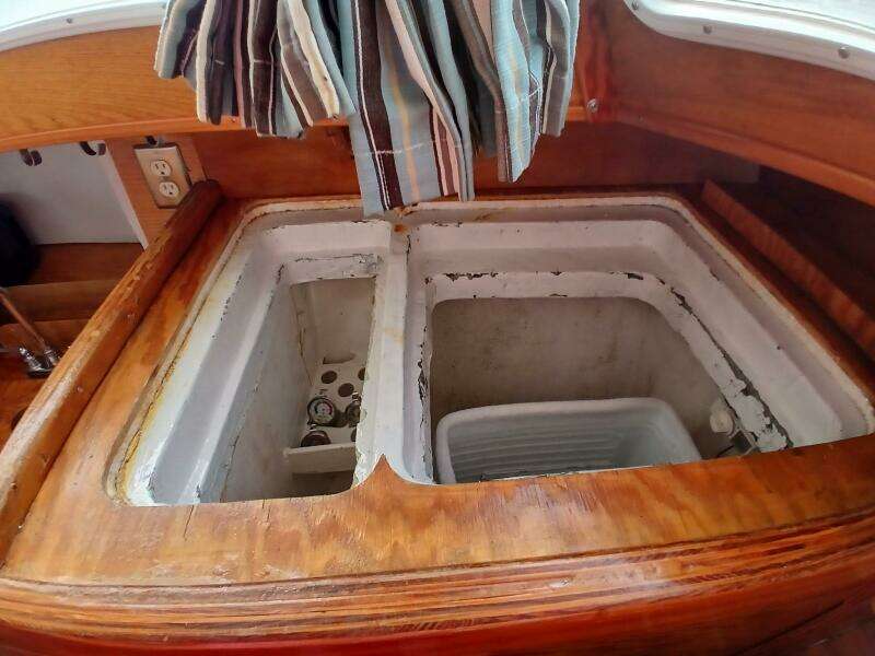 1976 Islander Freeport