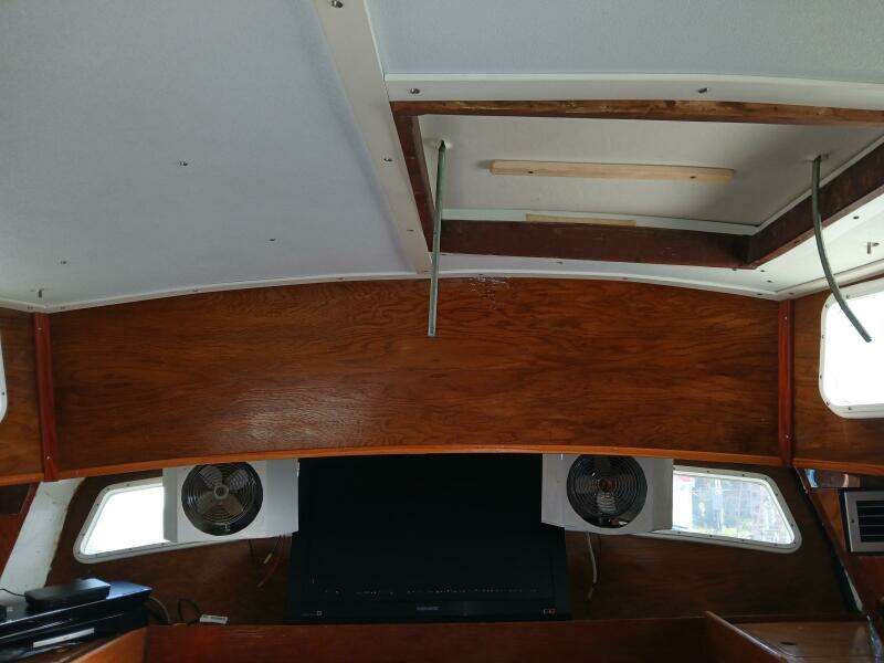 1976 Islander Freeport