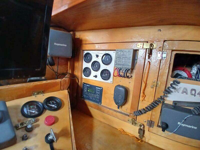 1976 Islander Freeport