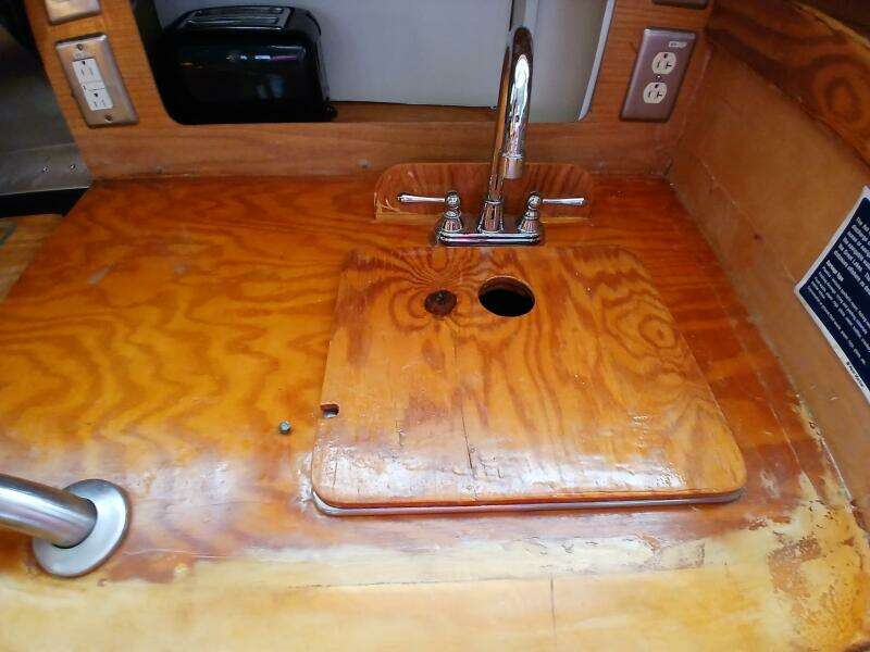 1976 Islander Freeport