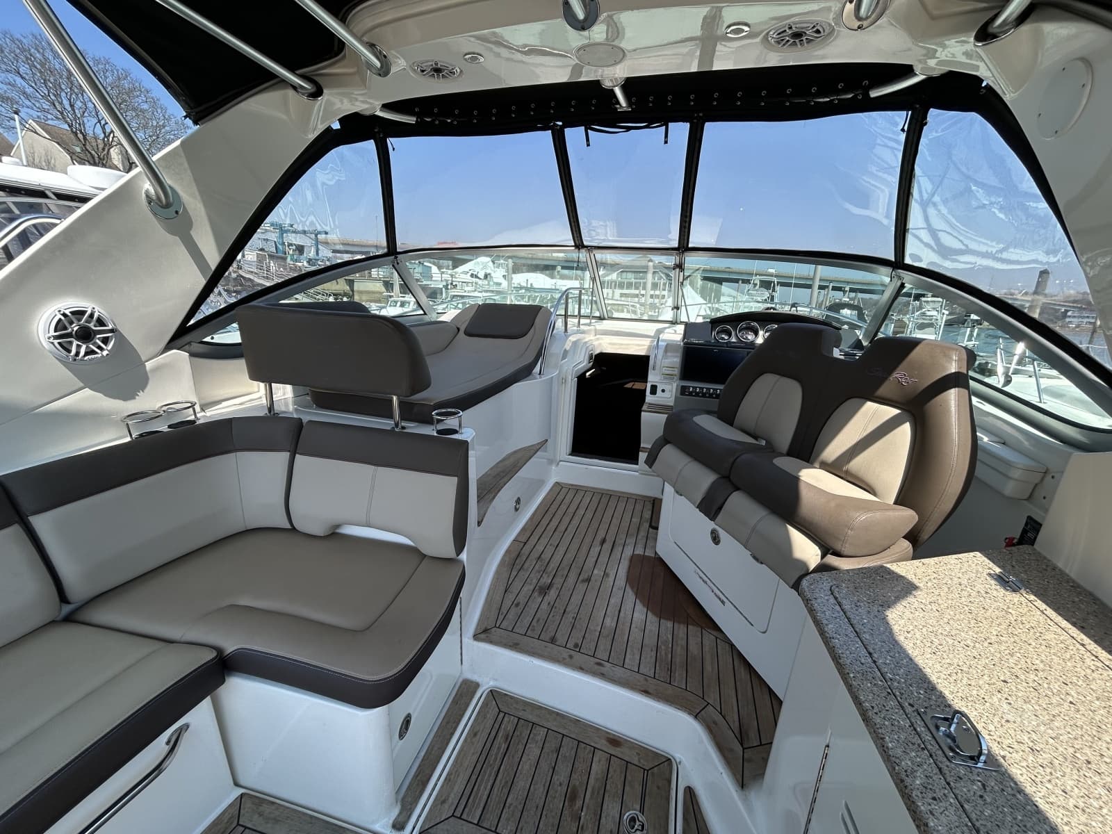 2014 Sea Ray 350 Sundancer