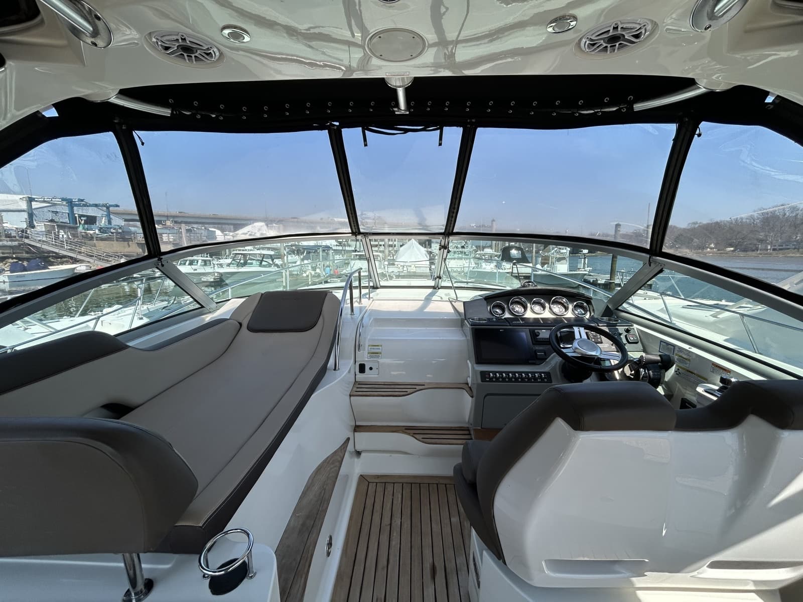 2014 Sea Ray 350 Sundancer