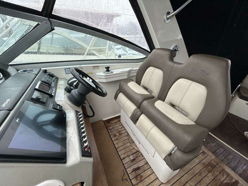 2014 Sea Ray 350 Sundancer