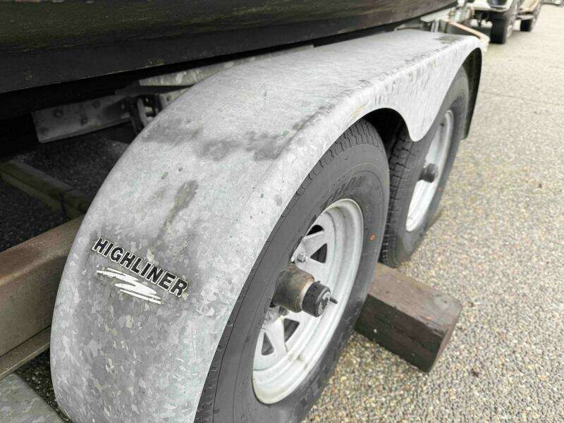 1998 Coastal Craft CC25V22